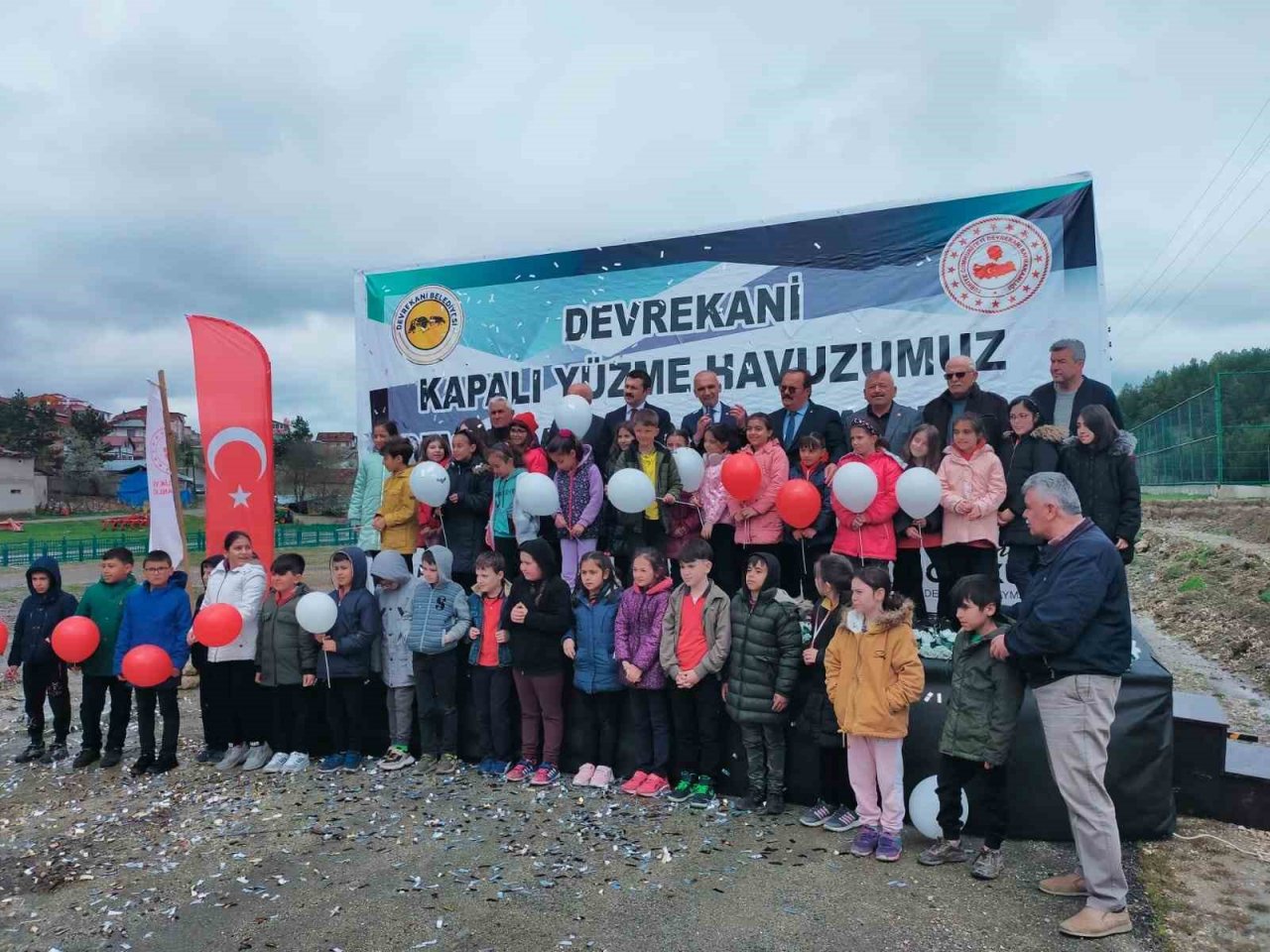Devrekani’de kapalı yüzme havuzunun temeli dualarla atıldı