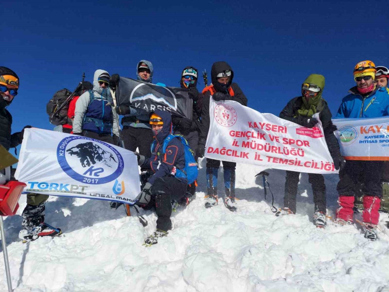 23 Nisan Zirve Tırmanışı tamamlandı