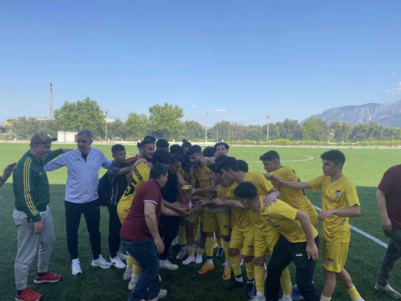 Manisaspor’un gençleri dolu dizgin