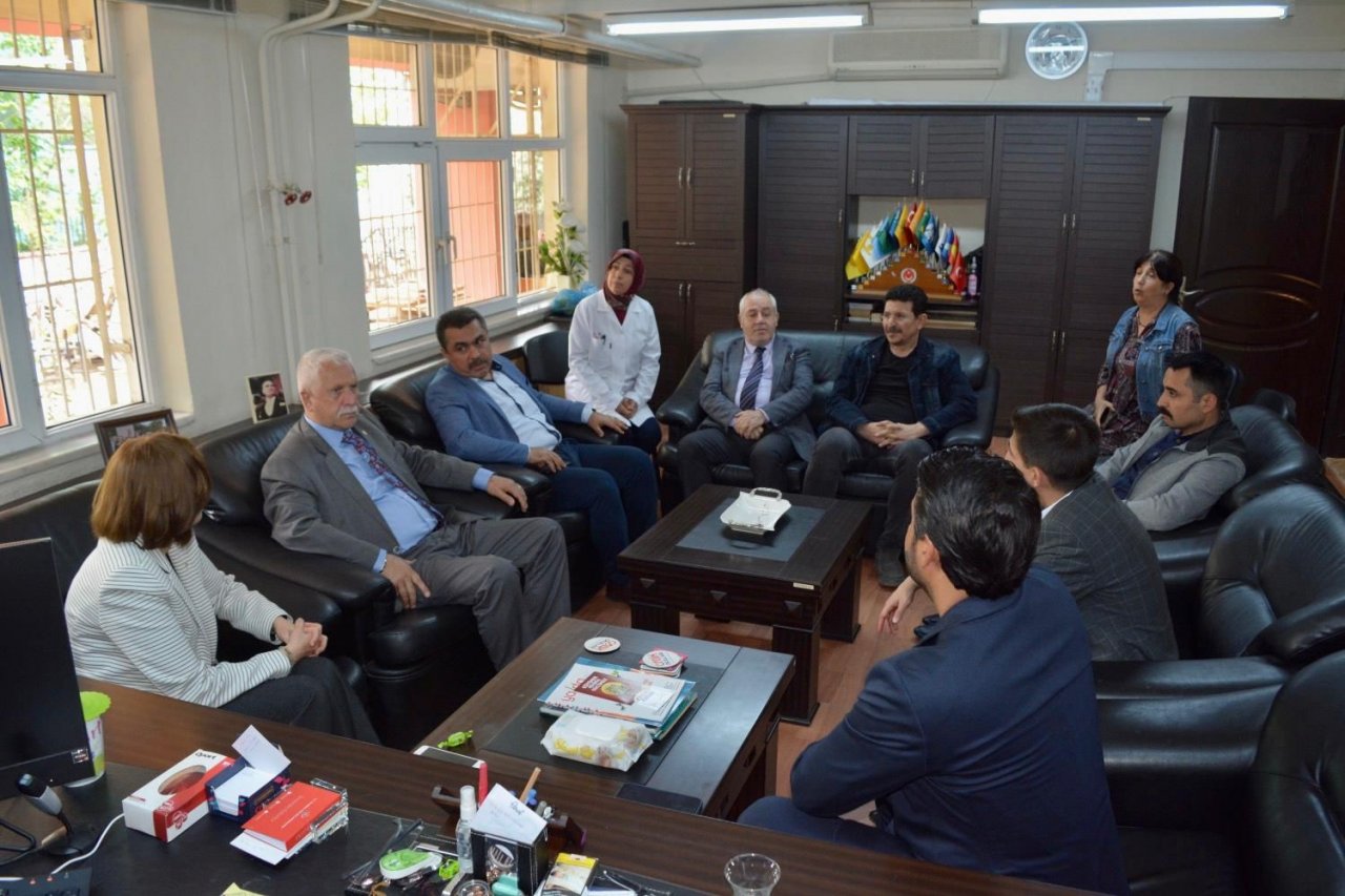 MHP Milletvekili Adayı Depboylu, mezun olduğu liseye gitti