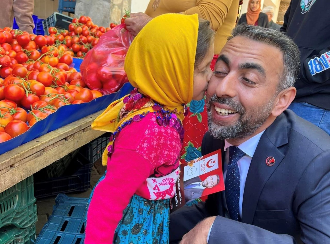 Milletvekili Adayı Eşin, seçim çalışmalarını sürdürüyor
