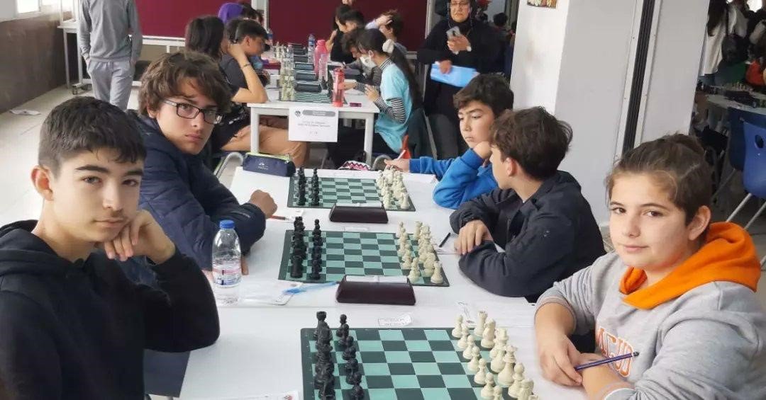 Muğla’da mavi yeşil satranç ligi ilçe turnuvaları düzenleniyor