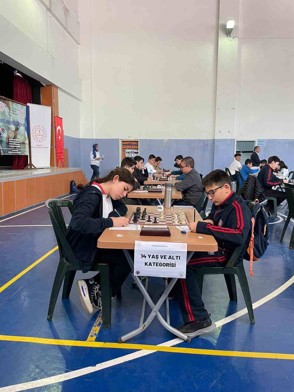 Muğla’da mavi yeşil satranç ligi ilçe turnuvaları düzenleniyor