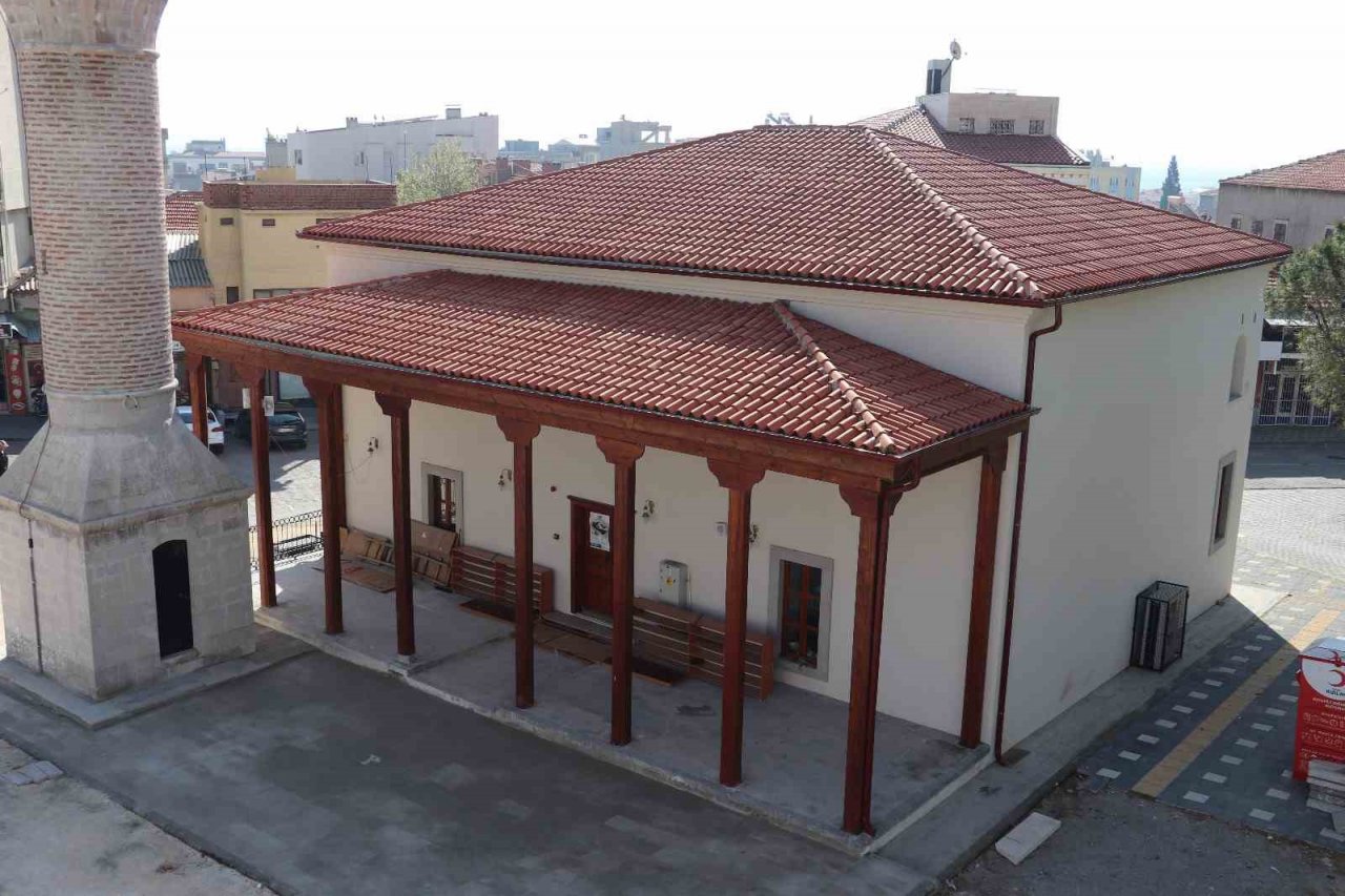 Kırkağaç Karaosmanzade Camii yeniden ibadete açılıyor