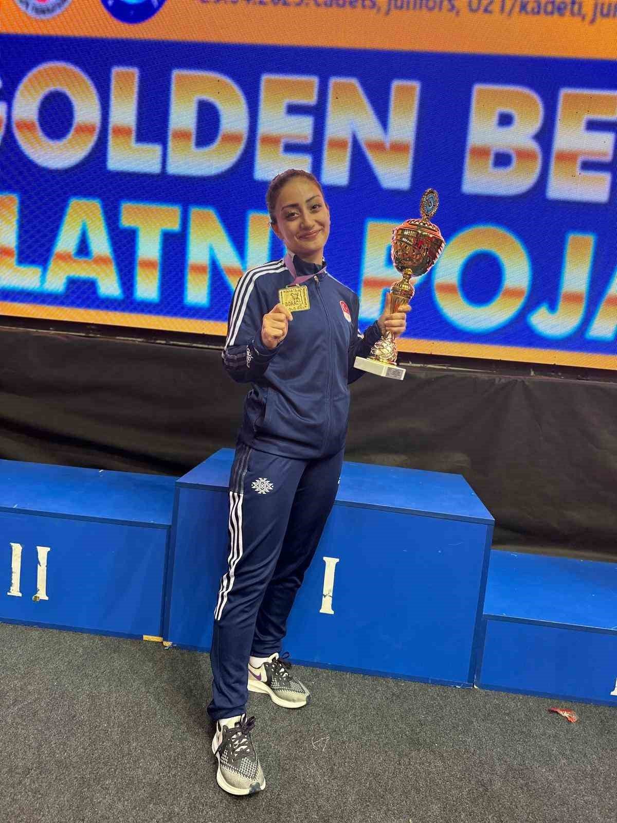 Afyonlu sporcu Ayşe Yılmaz altın madalya ile dönüyor