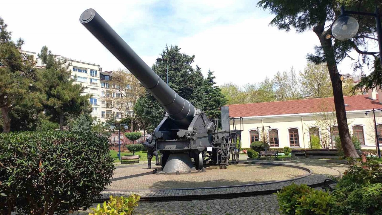 Harbiye Askeri Müzesi’nde tarihi kılıçlara bakım çalışması