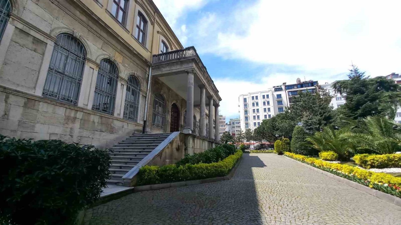 Harbiye Askeri Müzesi’nde tarihi kılıçlara bakım çalışması