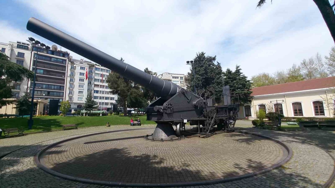 Harbiye Askeri Müzesi’nde tarihi kılıçlara bakım çalışması