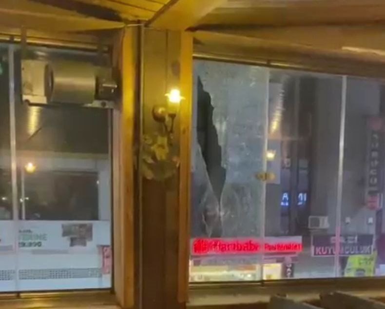 Sultangazi’de kafeye silahlı saldırı: 2 yaralı