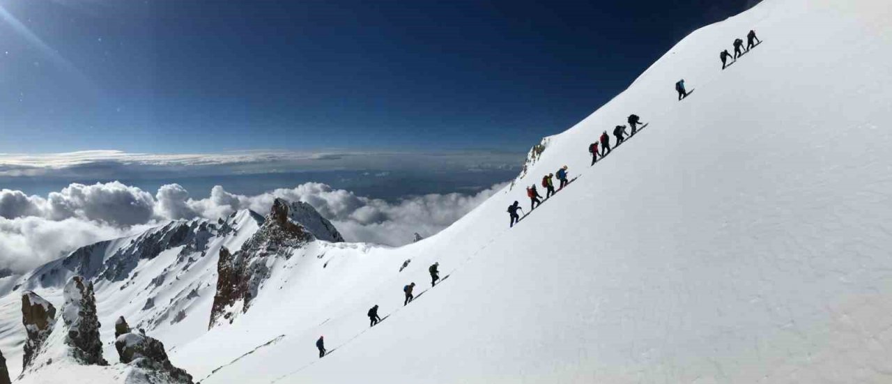 Vestel personelinden Türkiye’nin beşinci büyük zirvesine on ikinci tırmanış