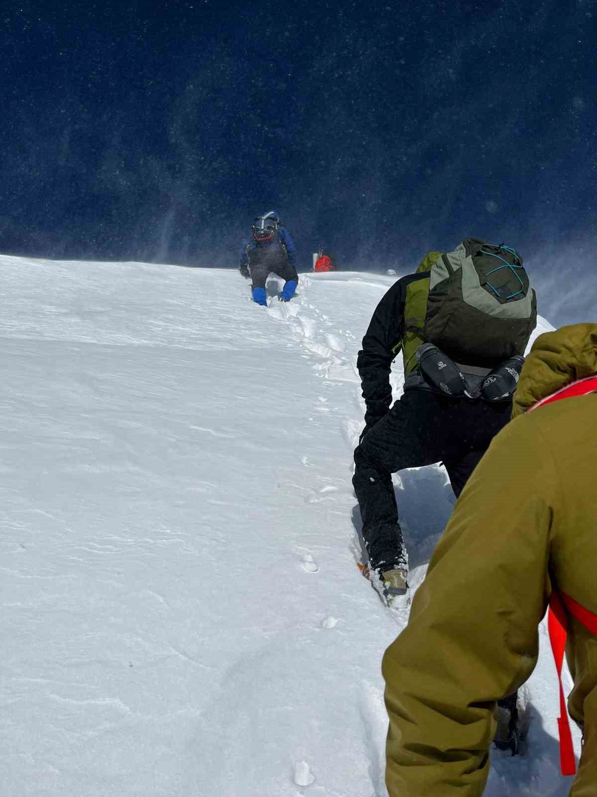 Vestel personelinden Türkiye’nin beşinci büyük zirvesine on ikinci tırmanış