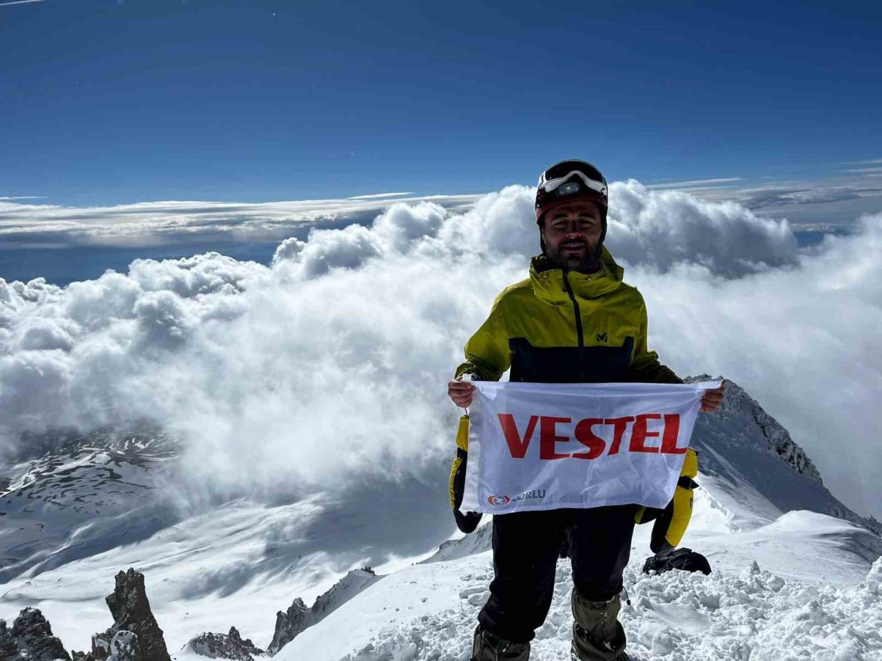 Vestel personelinden Türkiye’nin beşinci büyük zirvesine on ikinci tırmanış