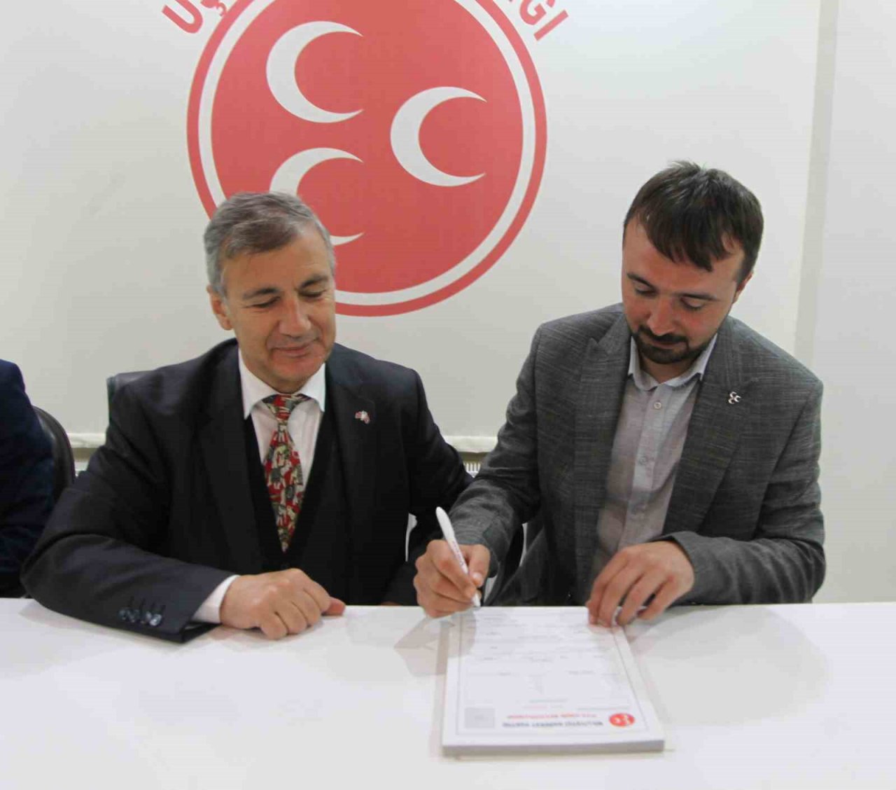 Zafer Partisinden istifa eden 25 kişi MHP’ye katıldı