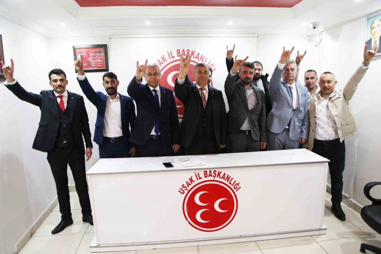 Zafer Partisinden istifa eden 25 kişi MHP’ye katıldı