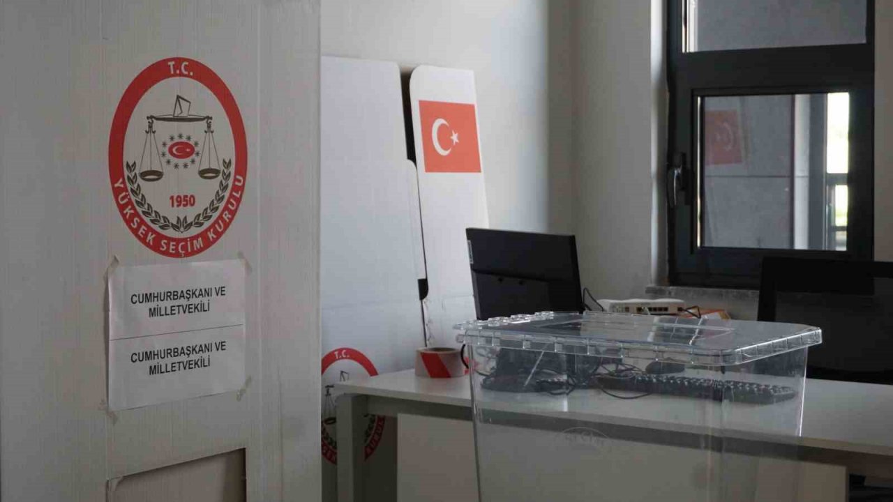 Yurt dışı seçmen kütüğüne kayıtlı vatandaşlar sınır kapılarına gelmeye başladı