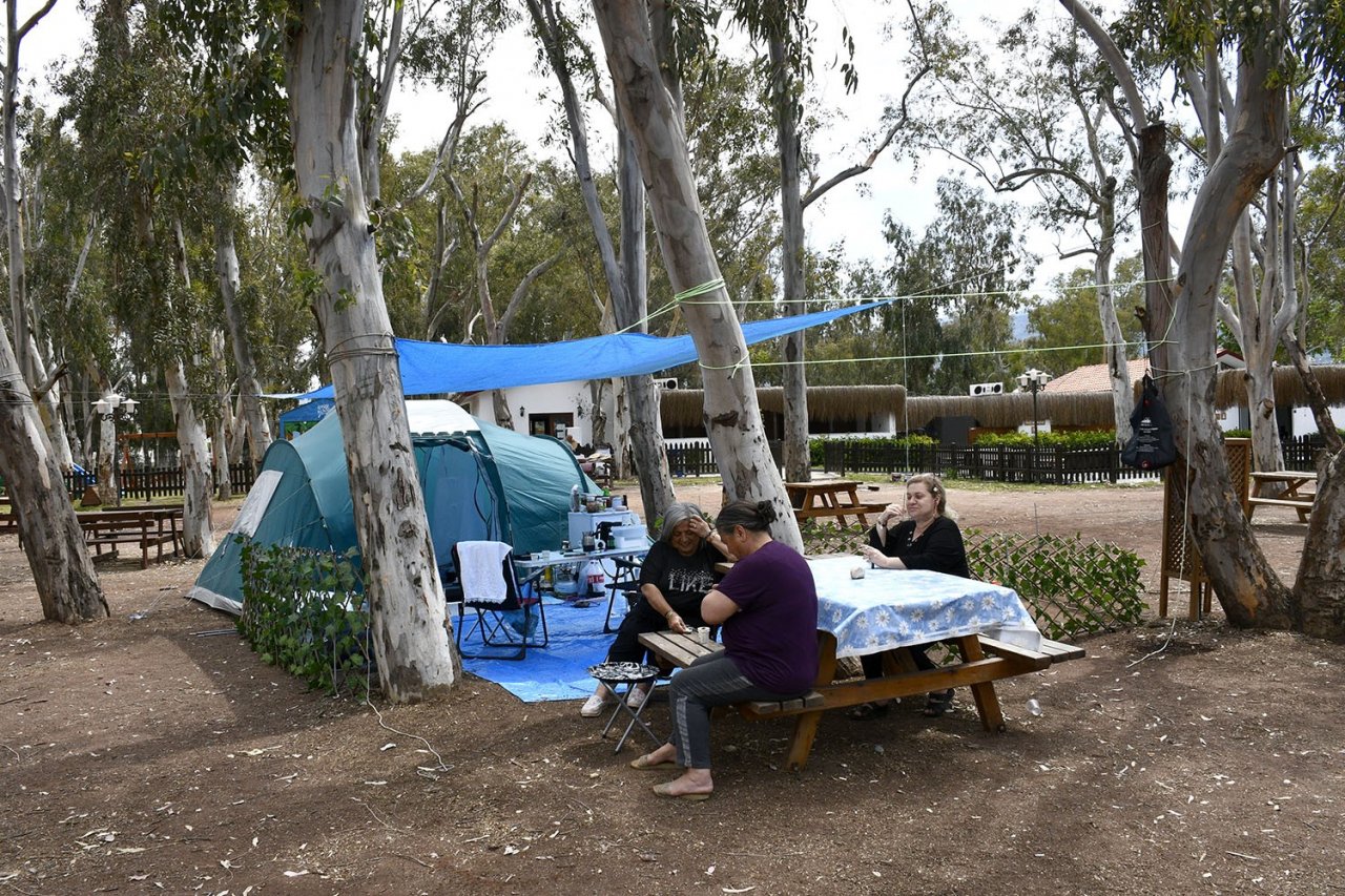 Ada Camping yeni sezonda kamp ve karavan tutkunlarını ağırlamaya başladı