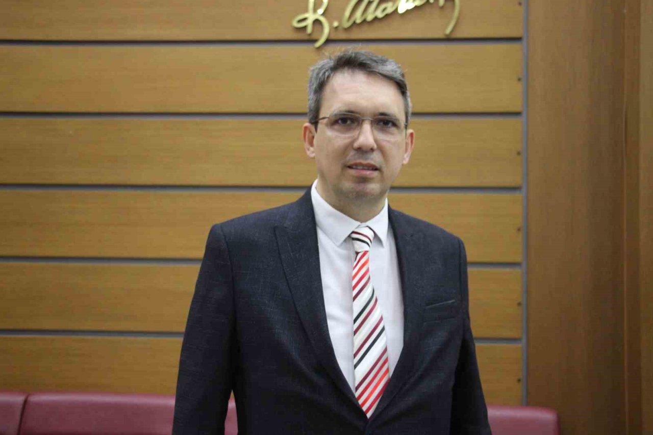 Aydın’da AK Parti ile CHP arasında afiş krizi