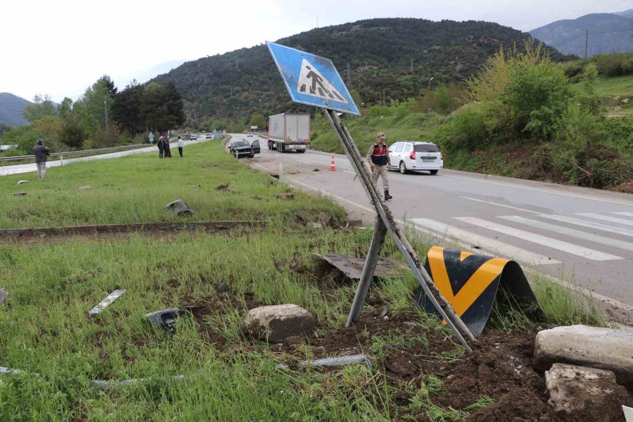 Amasya’da iki kazada 1’i ağır 6 yaralı
