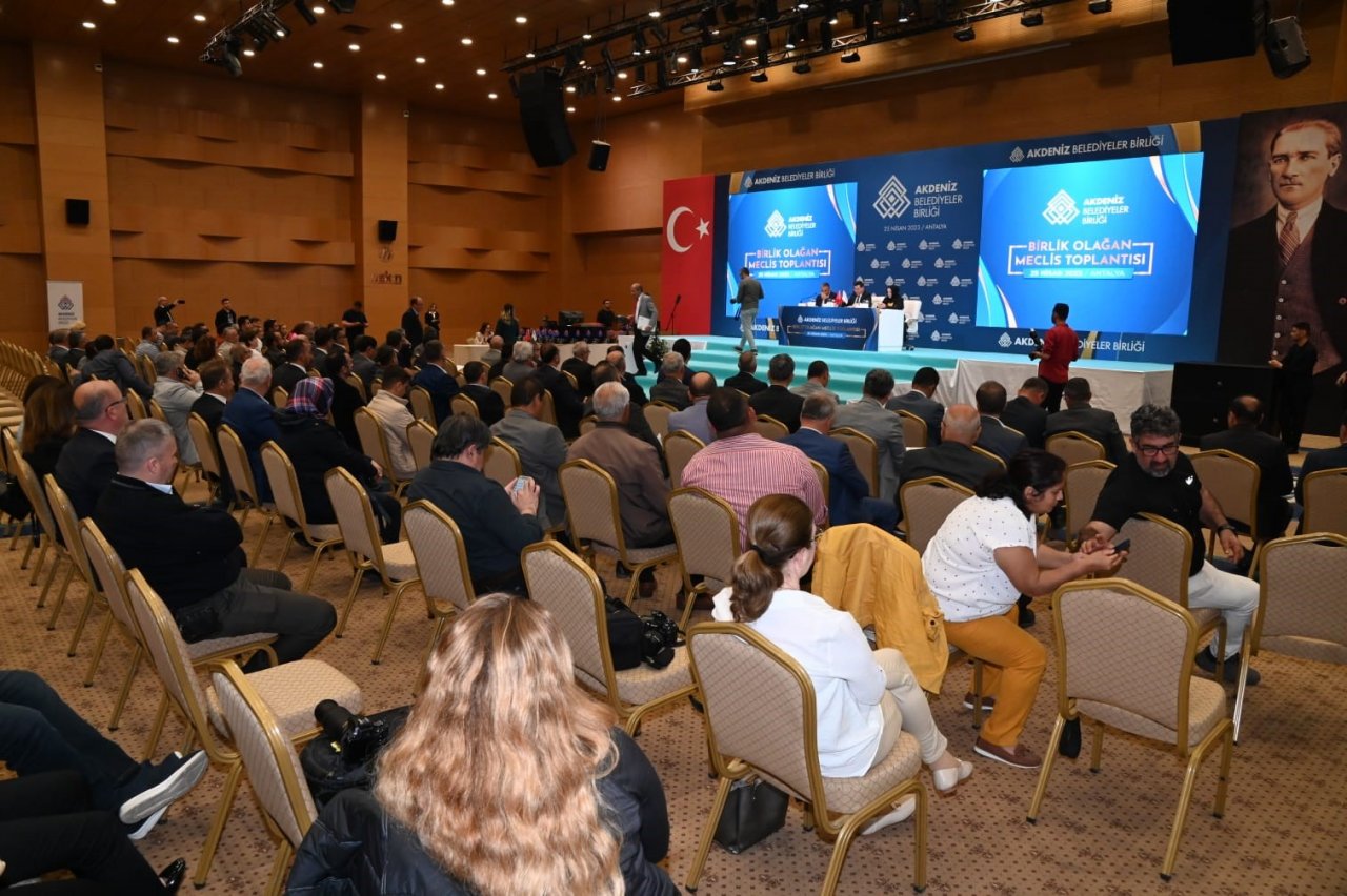 Manavgat Belediyesi’nin projelerine iki ödül birden