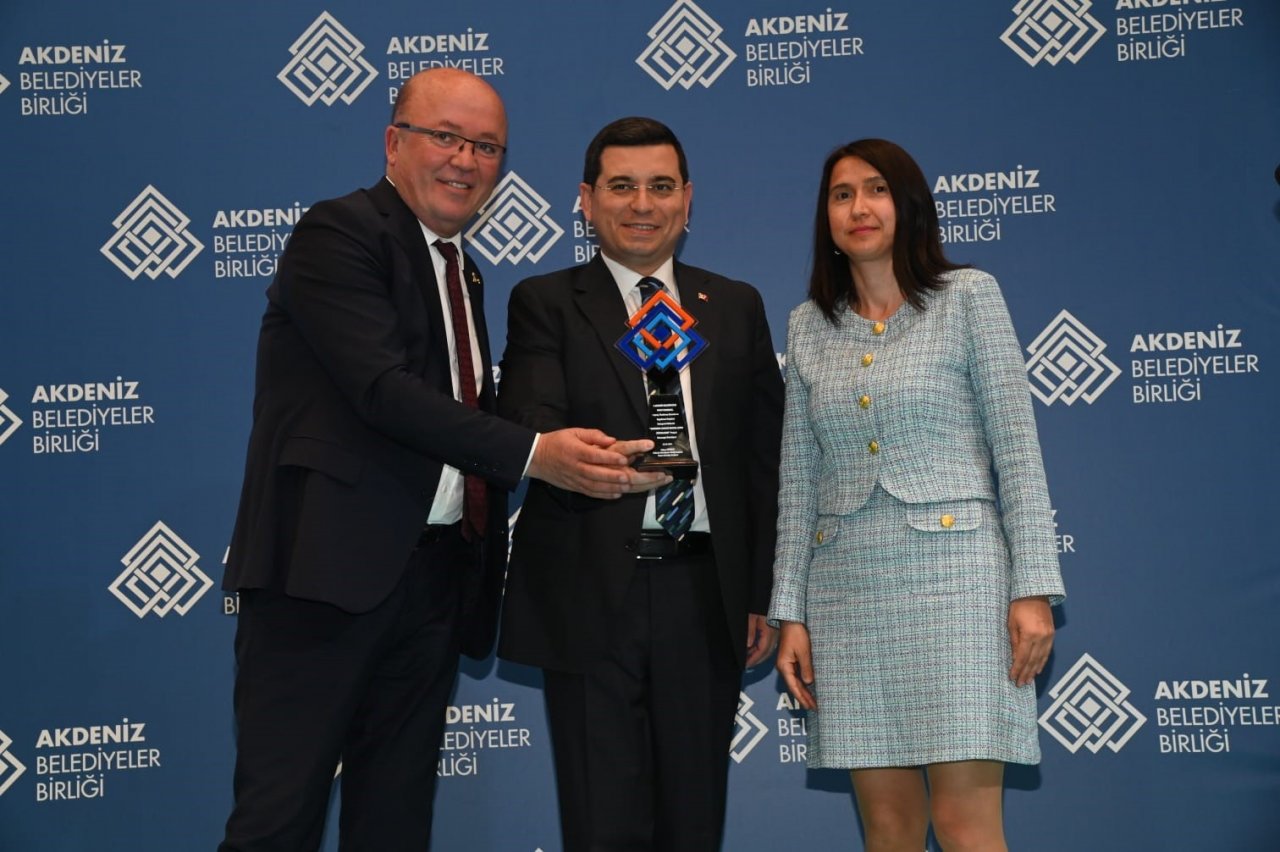 Manavgat Belediyesi’nin projelerine iki ödül birden