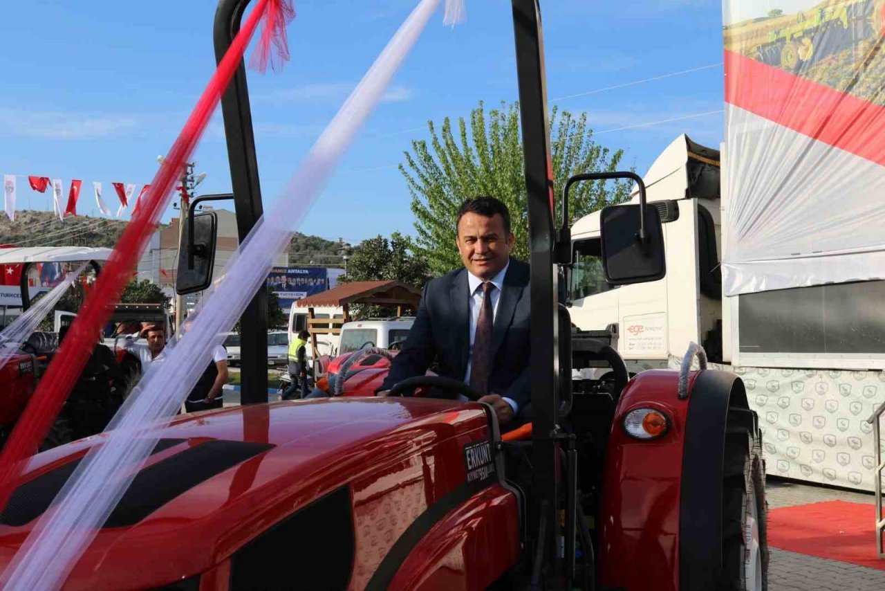 Kaş’ta “2. Tarım, Seracılık, Gıda ve Tarım Makineleri İhtisas Fuarı” açıldı