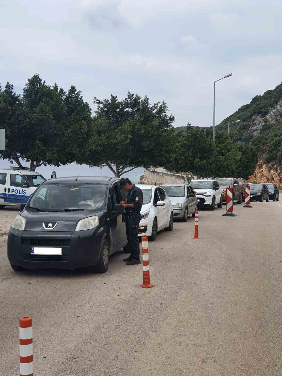 Ramazan Bayramı’nda 71 aranan şahıs yakalandı