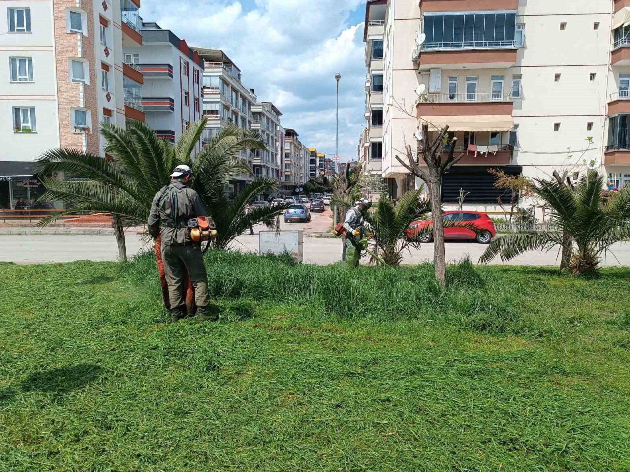 Atakum’un parklarında bahar temizliği