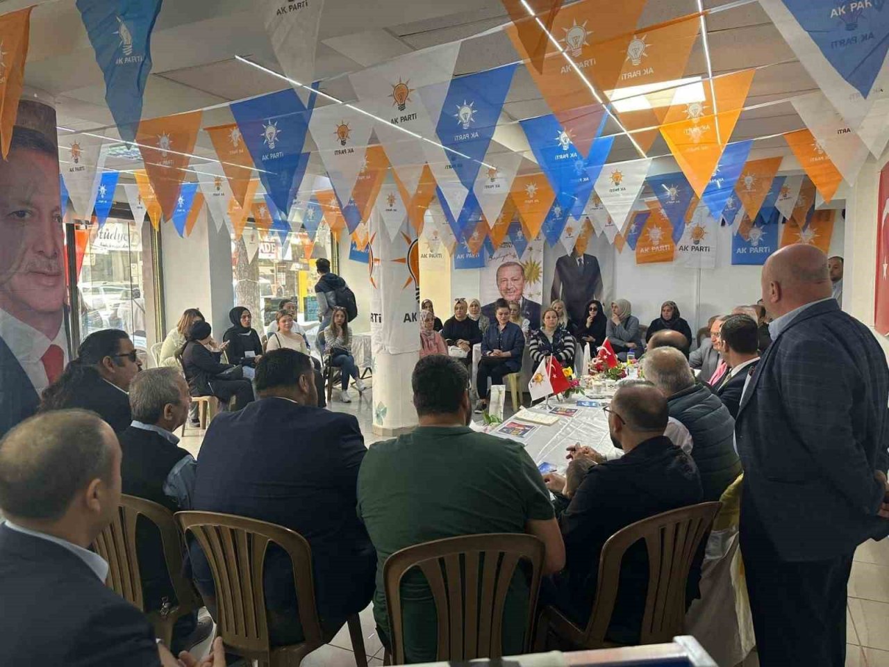 AK Parti’li Ökten, İncirliova’da seçim çalışmalarına katıldı