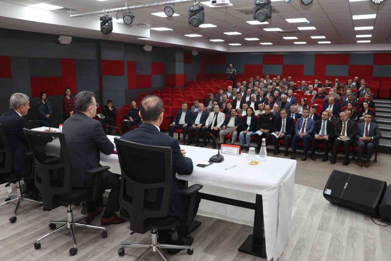 Koçarlı’da muhtarların sorunları masaya yatırıldı