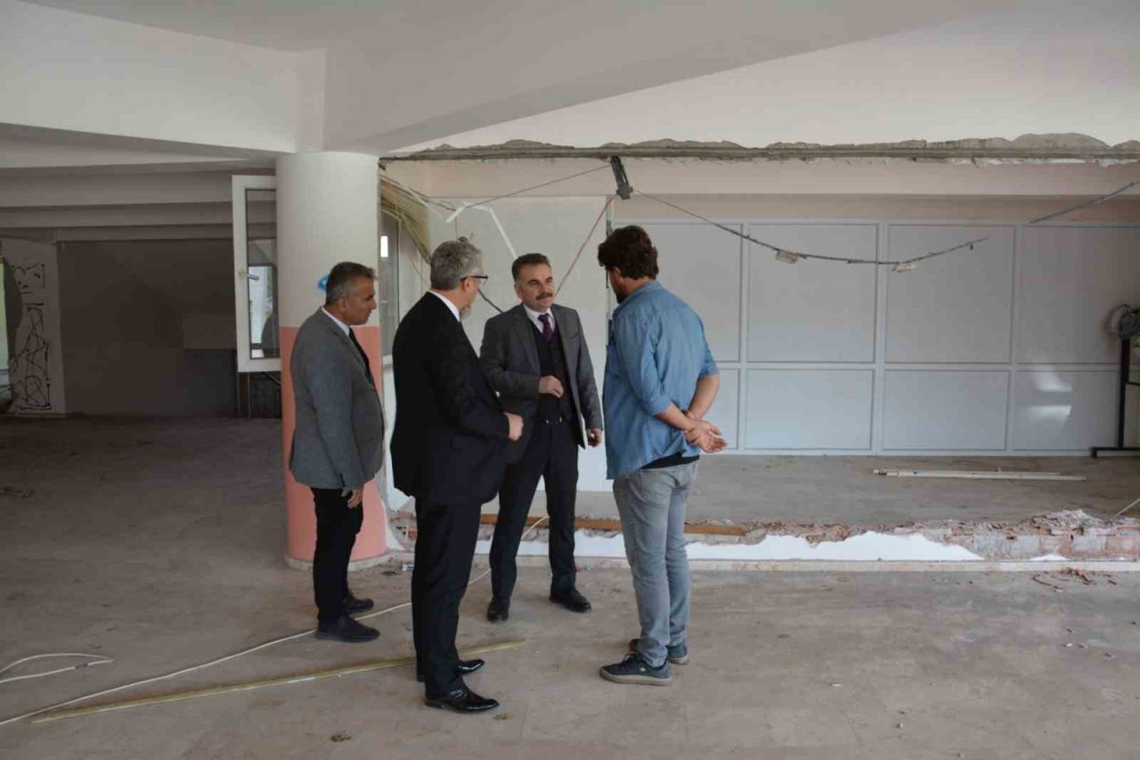 Edremit’te okullar güçlendiriliyor