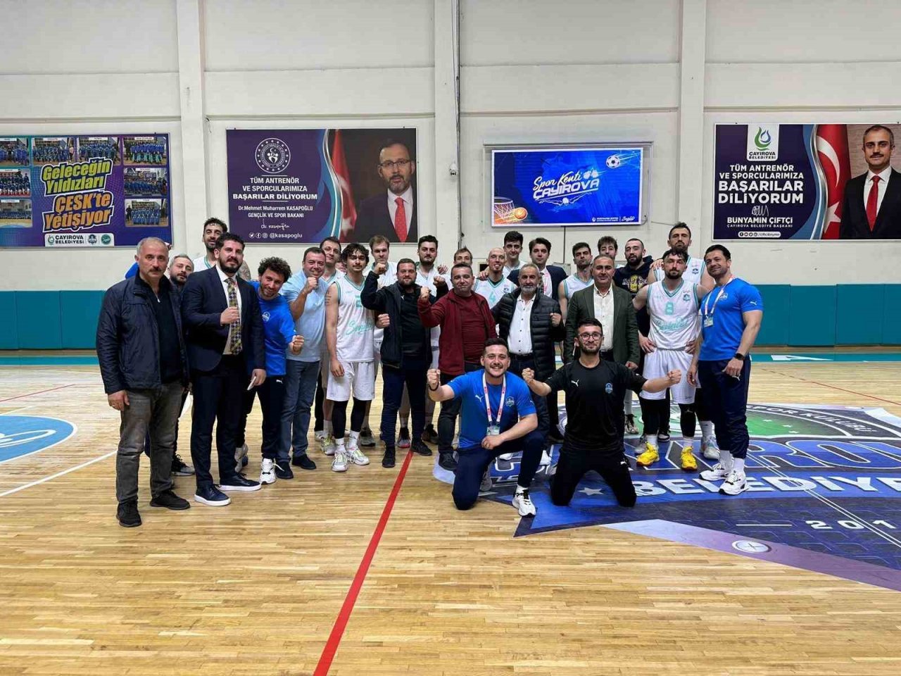 Çayırova Belediyesi, çeyrek final için avantajı kaptı