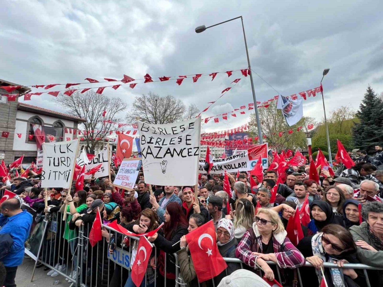 Kılıçdaroğlu: “En geç 2 yıl içerisinde Suriyelileri kendi ülkesine göndereceğiz"