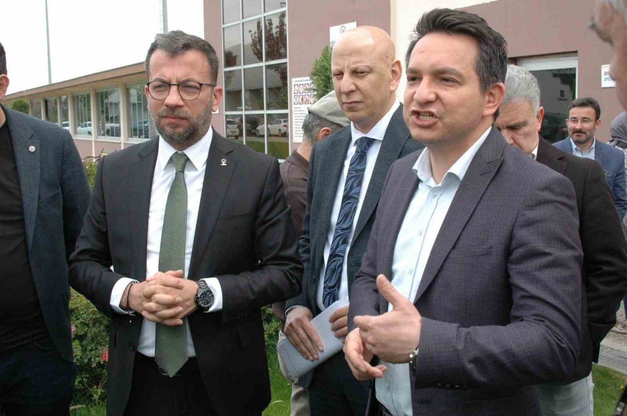 AK Parti, CHP’nin geç verdiği sandık görevli listesine itiraz etti