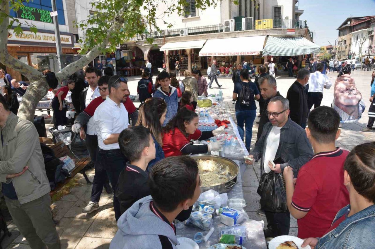 Denizlili öğrencilerden Hatay’a destek kampanyası
