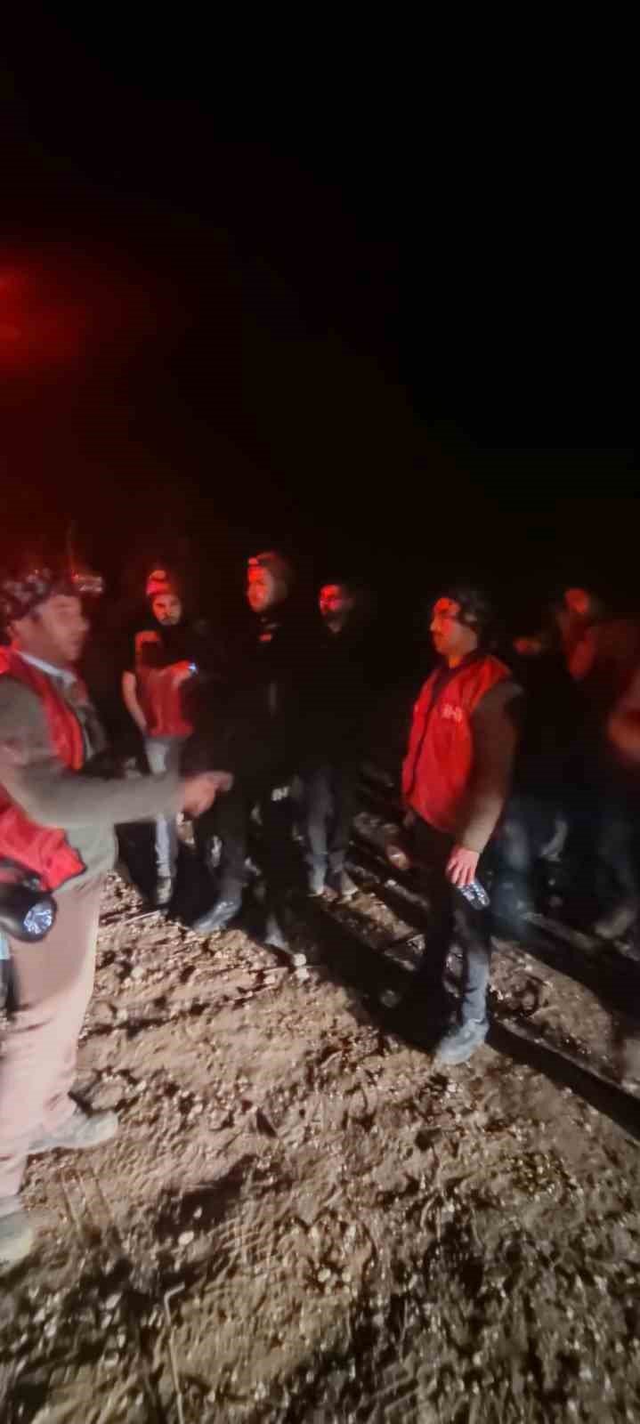 Ekiplerin seferber olduğu kayıp şahıs arazide bulundu