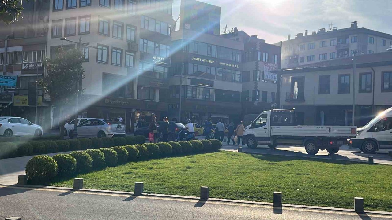 Dün güneşli olan Balıkesir, bugün sağanak yağışa teslim oldu