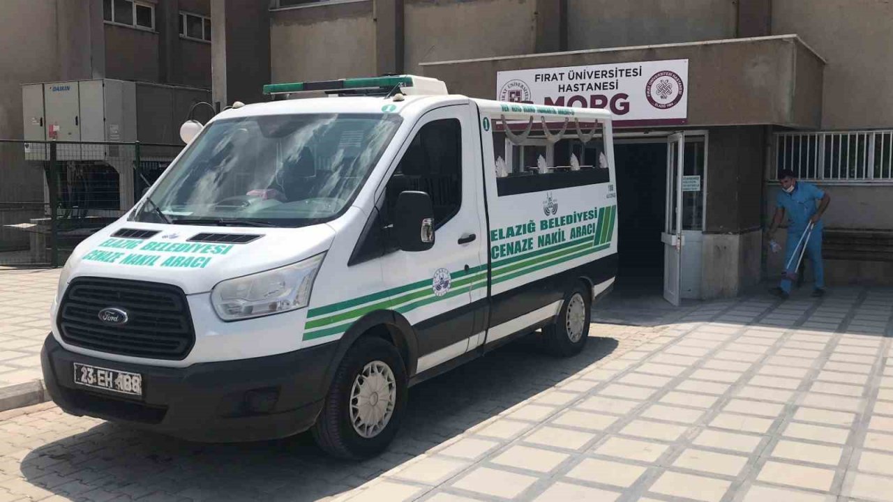 Bahçeyi ilaçlarken traktörün altında kalan çiftçi hayatını kaybetti