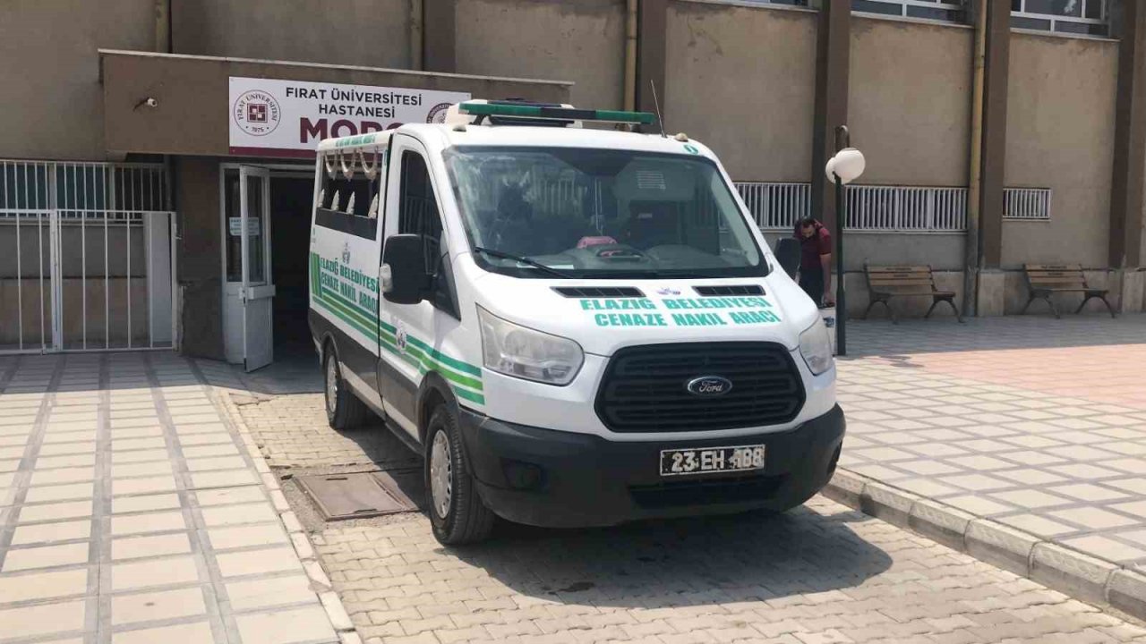 Bahçeyi ilaçlarken traktörün altında kalan çiftçi hayatını kaybetti