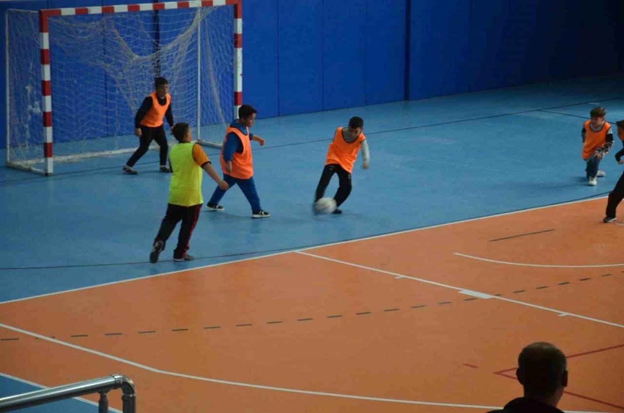 Emet Belediyesinden futsal turnuvası