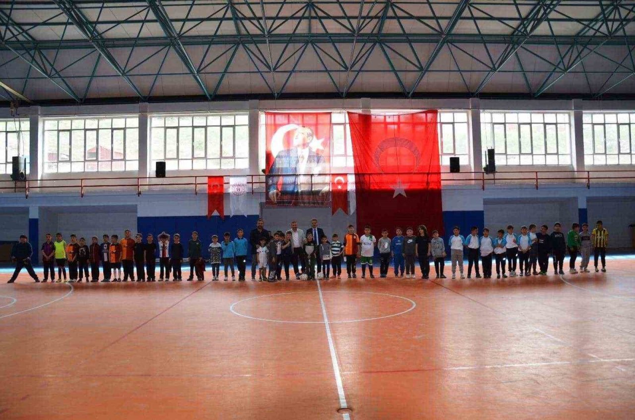 Emet Belediyesinden futsal turnuvası