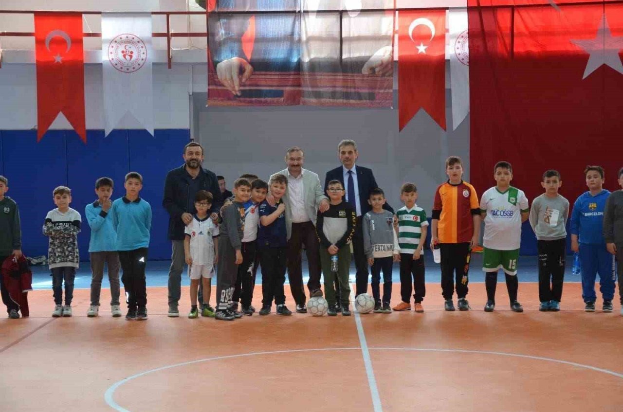 Emet Belediyesinden futsal turnuvası