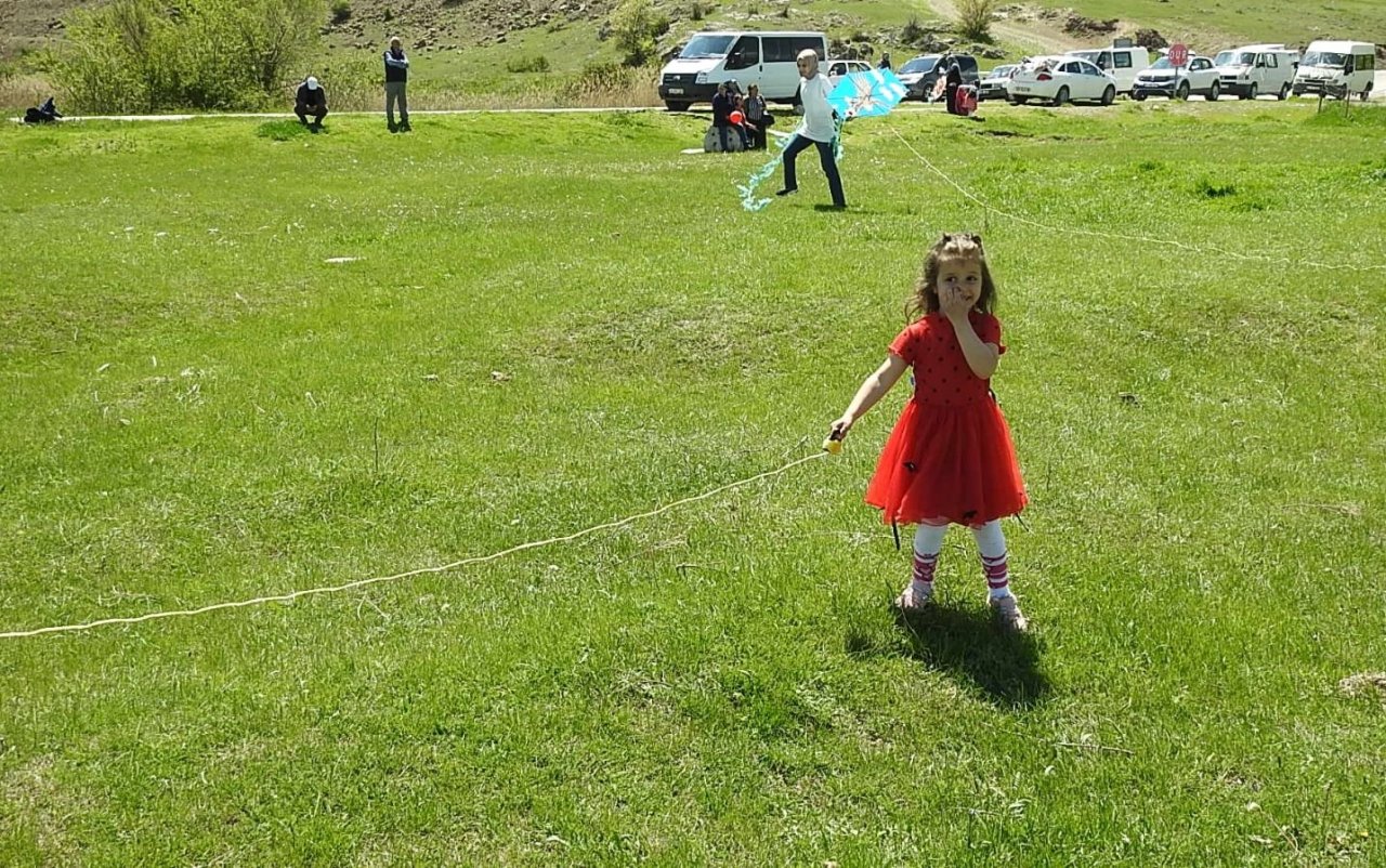 Uçurtma şenliği renkli görüntülere sahne oldu