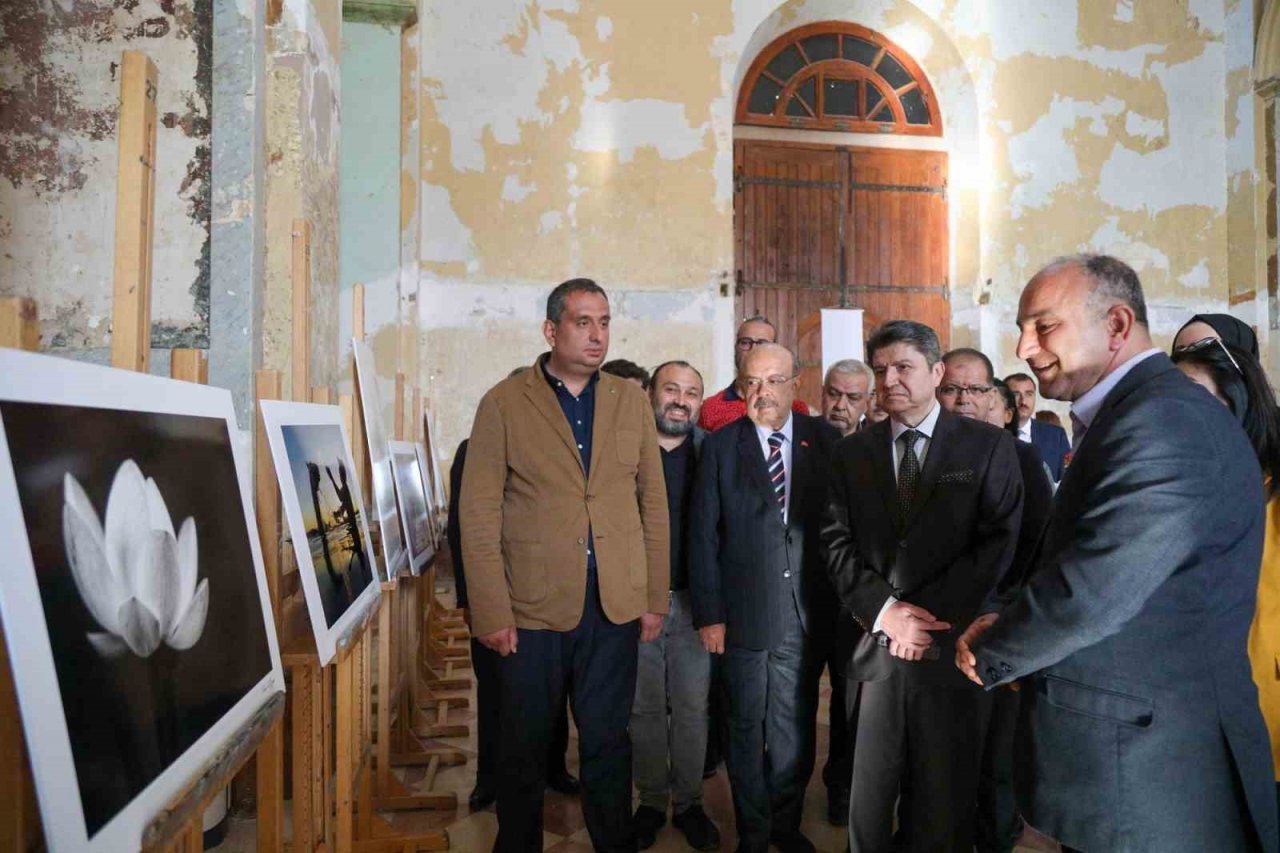 “Fotoğrafla Tek Yürek” uluslararası fotoğraf sergisi açıldı