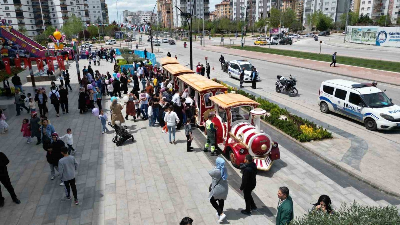 Gaziantep’te çocuk şenliğine yoğun ilgi