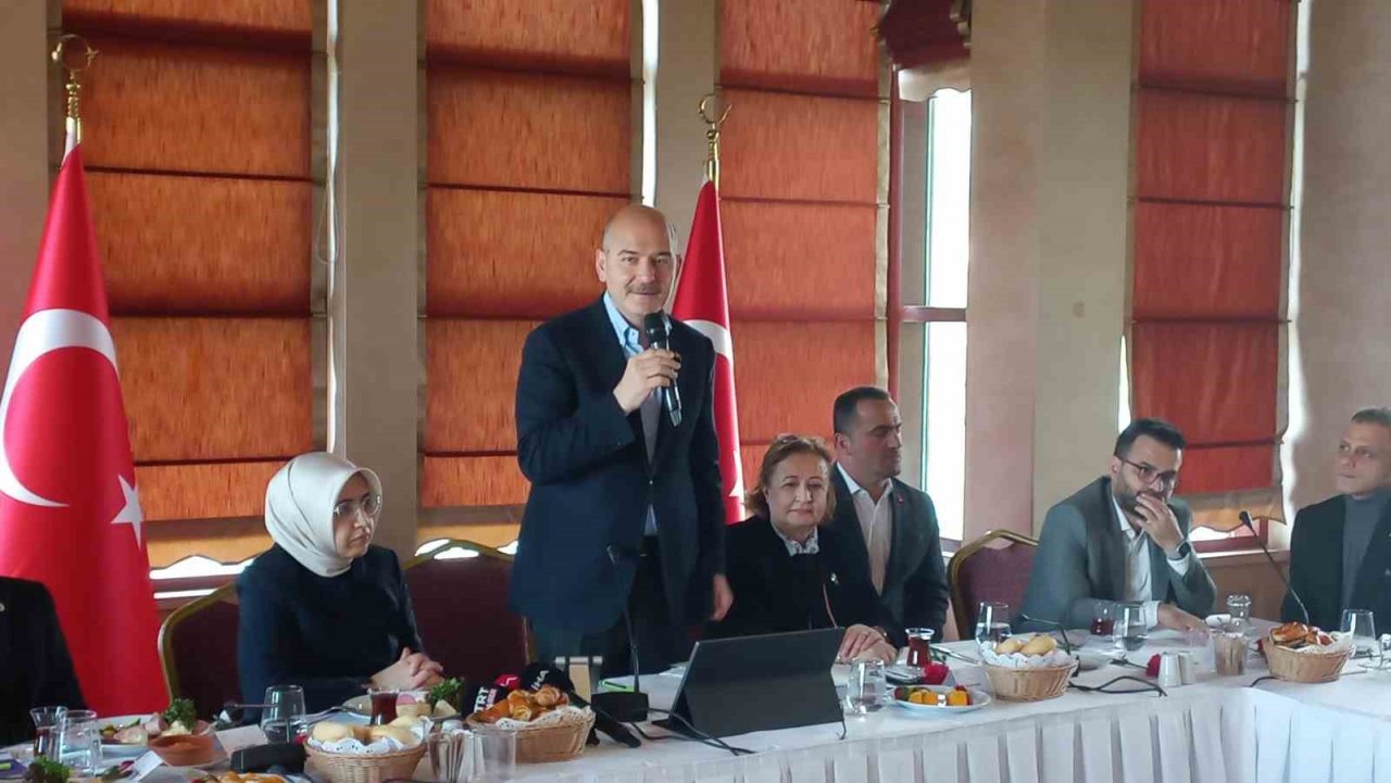 Bakan Soylu: "KADES uygulamasını 5 milyon 205 bin kadın indirdi"