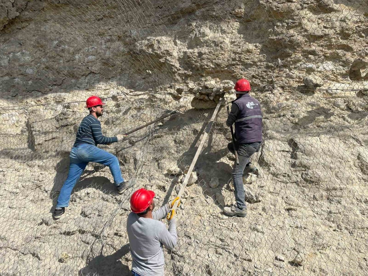 Safranbolu’da kayalıklarda önlem alındı