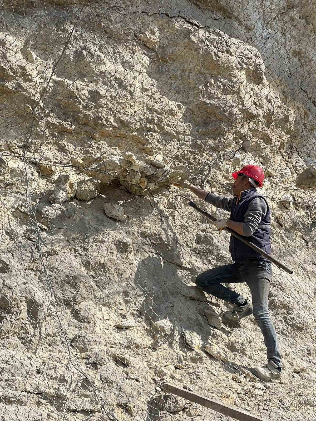 Safranbolu’da kayalıklarda önlem alındı