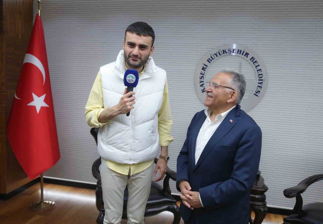 CZN Burak’tan Başkan Büyükkılıç’a ziyaret