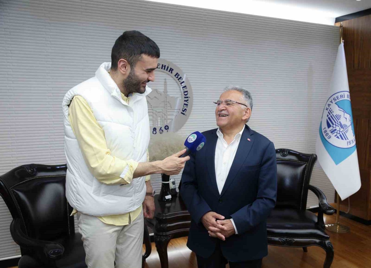 CZN Burak’tan Başkan Büyükkılıç’a ziyaret