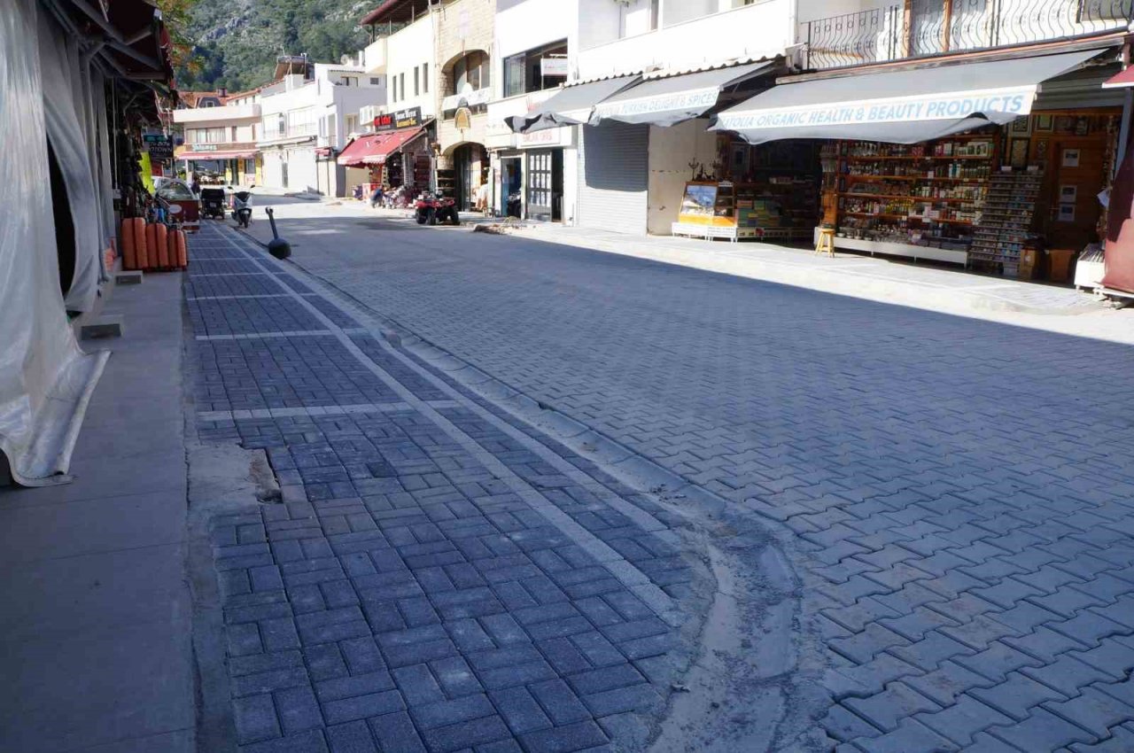 Marmaris’te yol yapım çalışmaları sona erdi